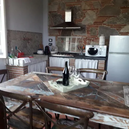 Casa De Servi Lucca