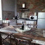 Casa De Servi Lucca